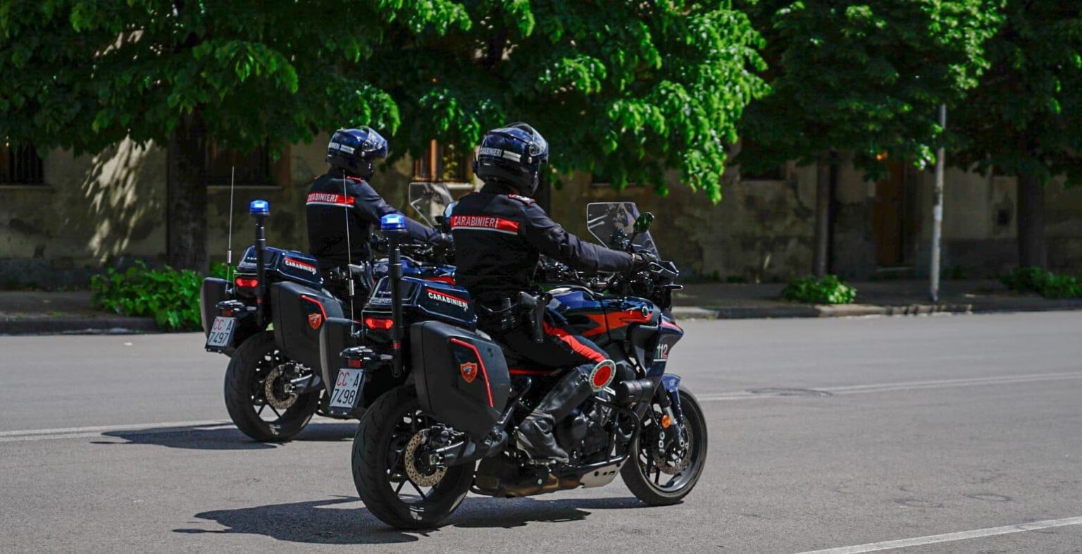 carabinieri in moto